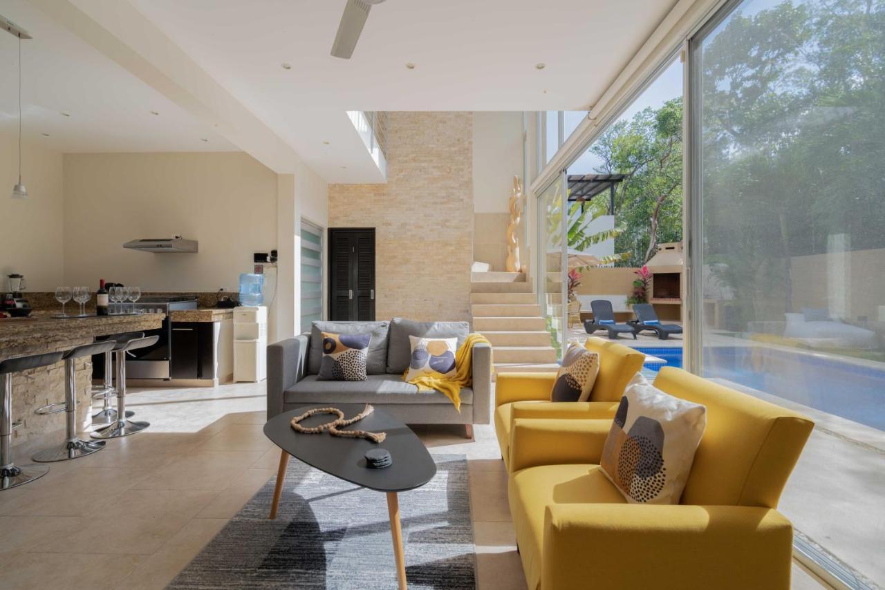 Holiday home Private Modern Villa-pool Beds-ac-internet-parking-grill *